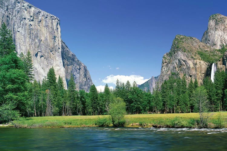 Bridal Veil Falls, Yosemite National Park, California, USA