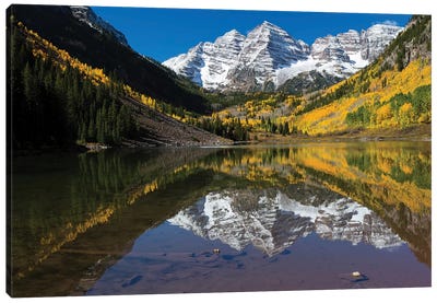 Maroon Lake, Maroon Bells, Maroon Creek Valley, Aspen, Pitkin County, Colorado, USA II Canvas Art Print