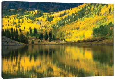 Maroon Lake, Maroon Bells, Maroon Creek Valley, Aspen, Pitkin County, Colorado, USA III Canvas Art Print
