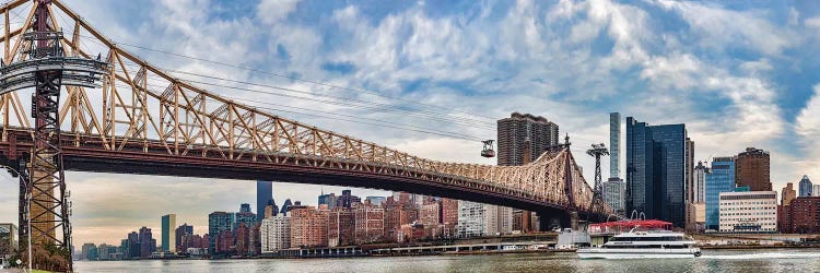 Roosevelt Island Tramway Over Queensboro Bridge Crossing The East River, Manhattan, NYC, New York State, USA