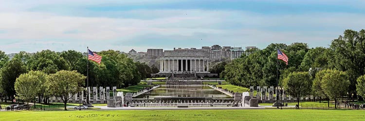 View Of Lincoln Memorial And National World War II Memorial, Washington D.C., USA