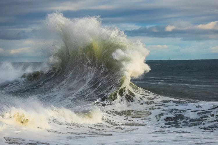 Waves In The Pacific Ocean, San Pedro, Los Angeles, California, USA I