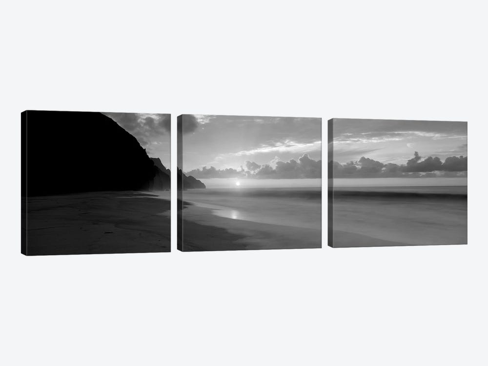 Kalalau Beach Sunset, Na Pali Coast, Hawaii, USA by Panoramic Images 3-piece Canvas Print
