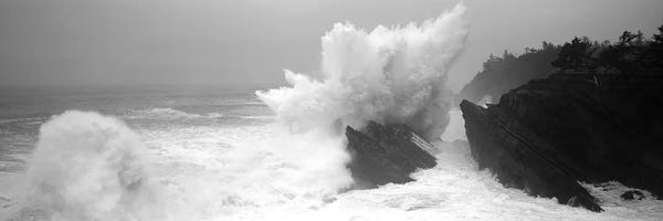 Waves Breaking On The Coast, Shore Acres State Park, Oregon, USA
