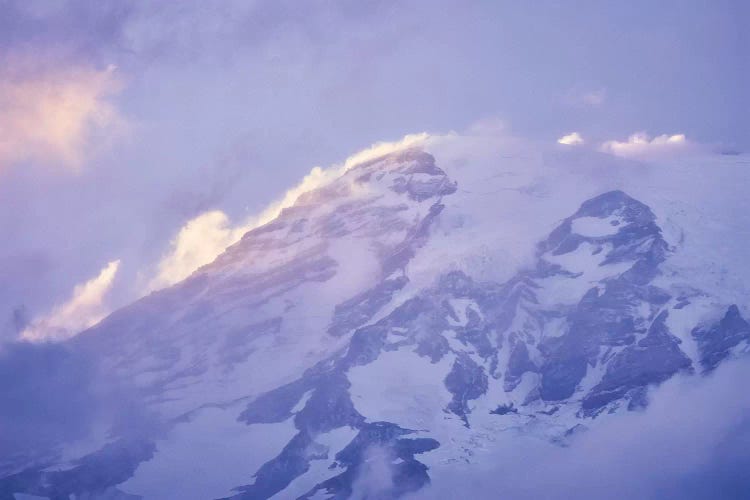 Glaciers cascade down the south side of Mt. Rainier, Mt. Rainier National Park, Washington, USA