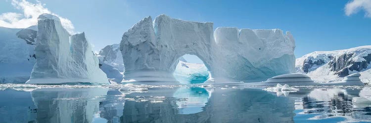 Icebergs floating in the Southern Ocean, Antarctic Peninsula, Antarctica