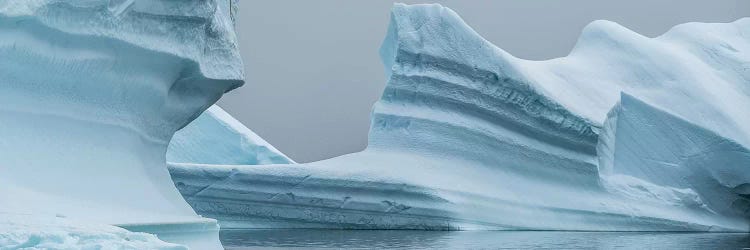 Icebergs in the Southern Ocean, Iceberg Graveyard, Lemaire Channel, Antarctic Peninsula, Antarctica