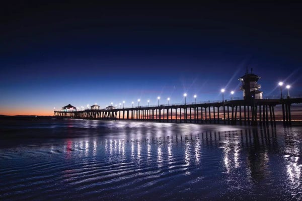 Huntington Beach: Pier in the Pacific Ocean, Huntington Beach Pier, Huntington Beach, California, USA by Panoramic Images