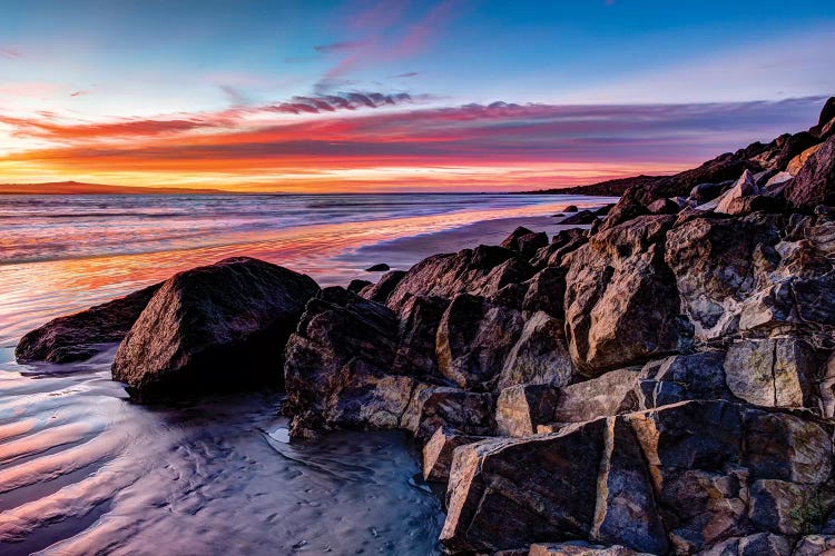 Rock formations on the beach at sunrise, Baja California Sur, Mexico