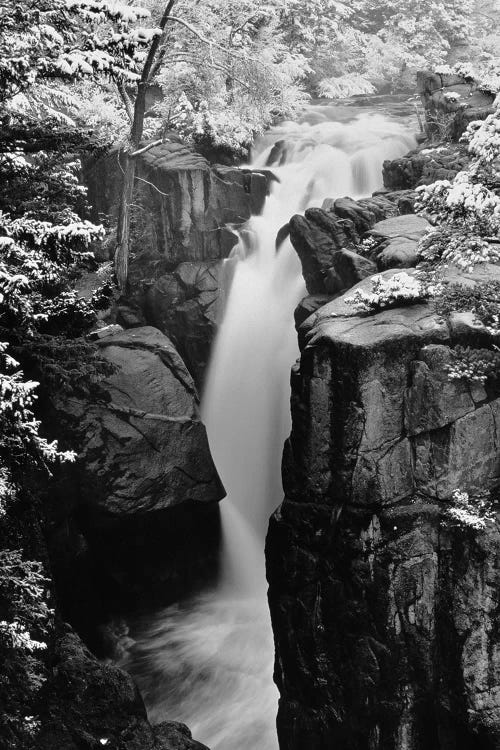 Tower Falls, West Virginia, USA