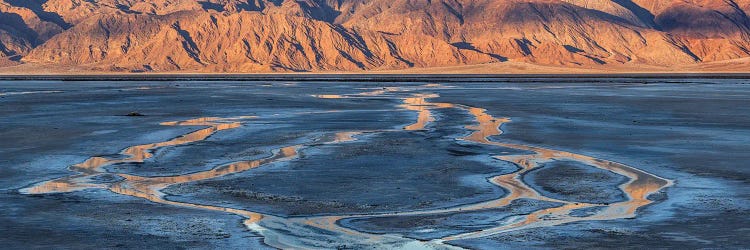 Cottonball Basin Salt Flats, Panamint Range, Death Valley National Park, California, USA