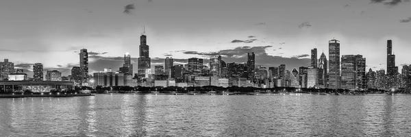 Canvas Print: Chicago Skyline And Lake Michigan At Sunset, Illinois, USA by Panoramic Images