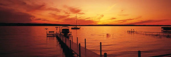 Piers On The Bay, Old Mission Peninsula, Grand Traverse Bay, Grand Traverse County, Michigan, USA