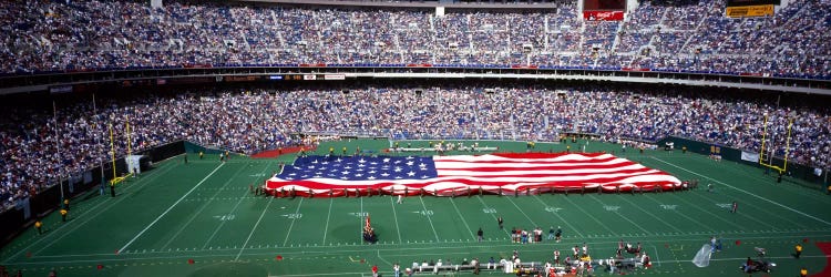 Spectator watching a football match, Veterans Stadium, Philadelphia, Pennsylvania, USA #4