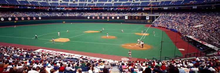 Spectator watching a baseball match, Veterans Stadium, Philadelphia, Pennsylvania, USA