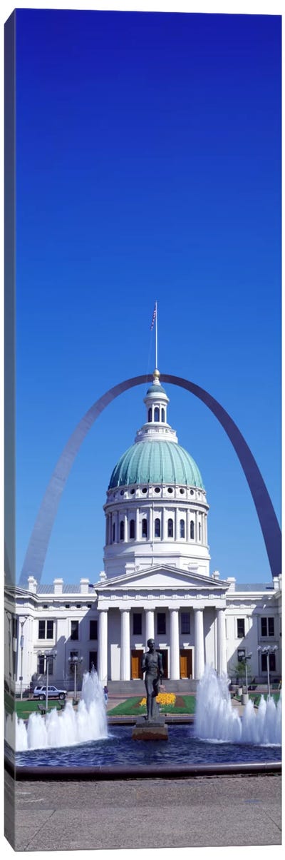 Old Courthouse & St Louis Arch St Louis MO USA Canvas Art Print - The Gateway Arch