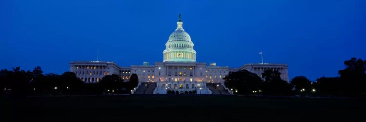 Government building lit up at dusk, Capitol Building, Washington DC, USA