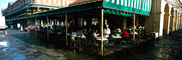 Tourists at a coffee shop, Cafe Du Monde, Decatur Street, French Quarter, New Orleans, Louisiana, USA