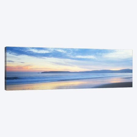 1.5 by 48 by 16-Inch USA Canvas Print by Panoramic Images Santa Monica iCanvasART 3-Piece Tourists Playing Volleyball on The Beach California Los Angeles County