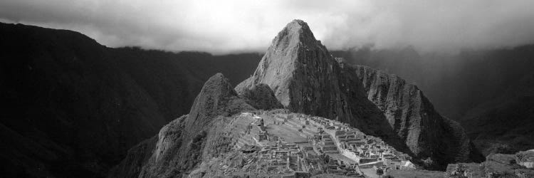 Ruins, Machu Picchu, Peru (black & white)