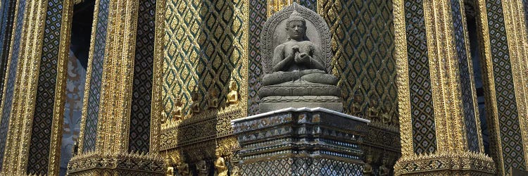 Emerald Buddha, Wat Phra Keo, Bangkok, Thailand