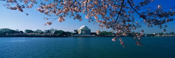 Monument at the waterfront, Jefferson Memorial, Potomac River, Washington DC, USA