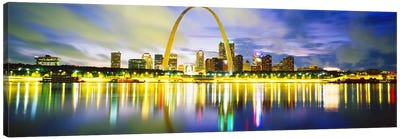 EveningSt Louis, Missouri, USA Canvas Art Print - The Gateway Arch