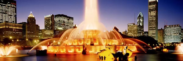 Fountains: Buckingham Fountain At Dusk, Chicago, Cook County, Illinois, USA by Panoramic Images