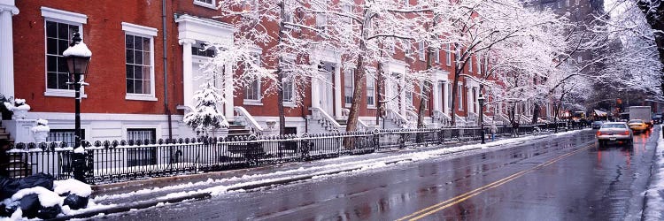 Winter, Snow In Washington Square, NYC, New York City, New York State, USA