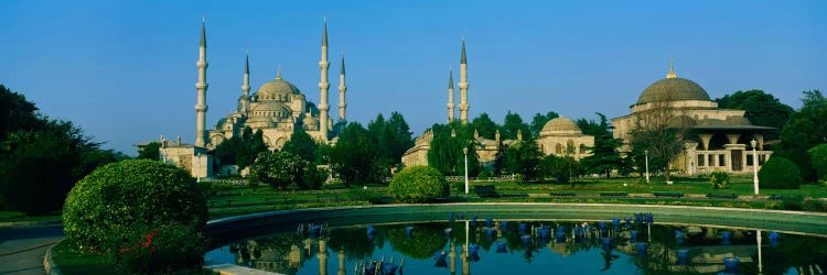 Garden in front of a mosque, Blue Mosque, Istanbul, Turkey