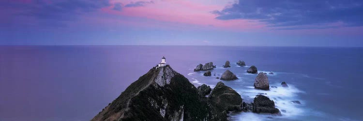 Nugget Point Lighthouse, Nugget Point, The Catlins, Otago, South Island, New Zealand