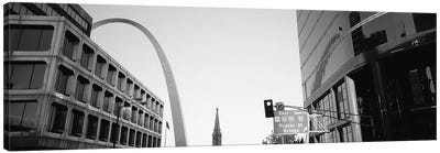 Low-Angle View From 4th Street In B&W, St. Louis, Missouri, USA Canvas Art Print - Arches