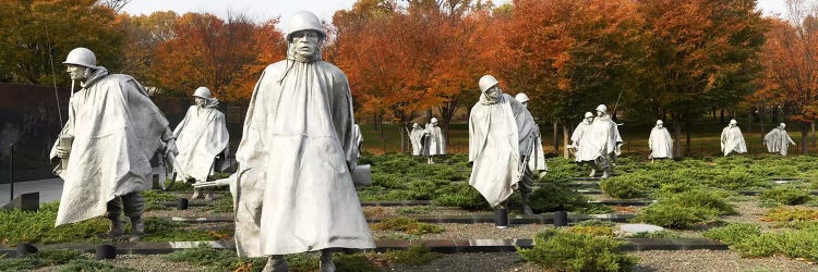 Statues of army soldiers in a park, Korean War Memorial, Washington DC, USA
