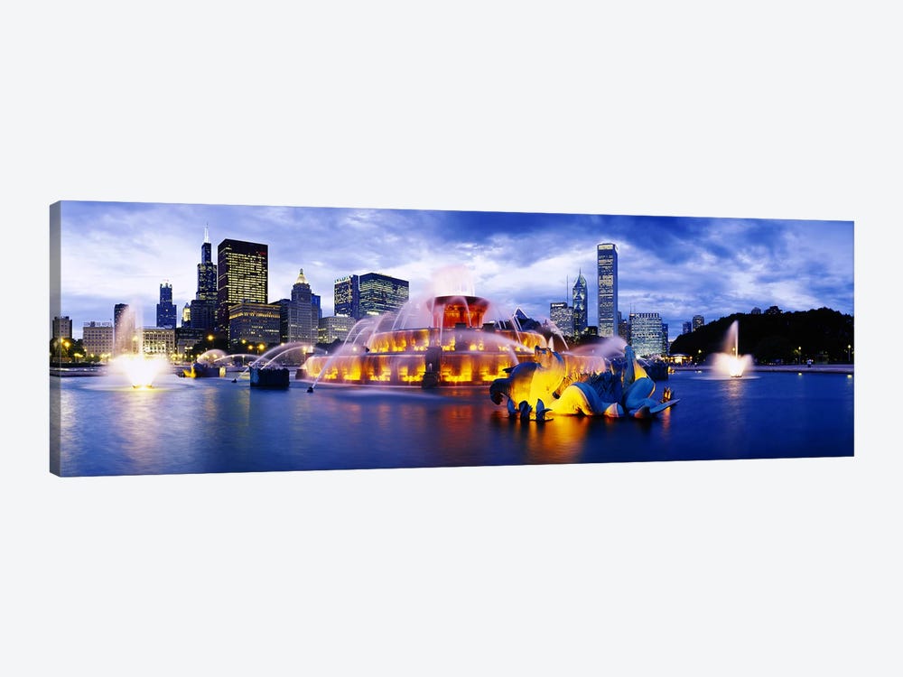Fountain lit up at dusk, Buckingham Fountain, Grant Park, Chicago, Illinois, USA by Panoramic Images 1-piece Canvas Art Print