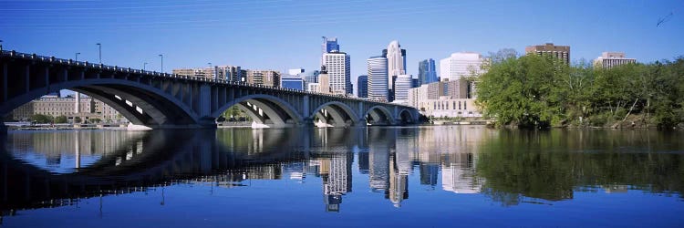 Arch bridge across a riverMinneapolis, Hennepin County, Minnesota, USA
