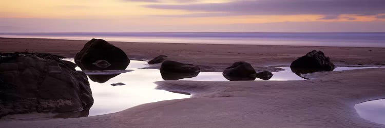 Rocks on the beachSandymouth Bay, Bude, Cornwall, England