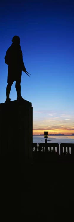 Captain Cook Monument Silhouette, Anchorage, Alaska, USA