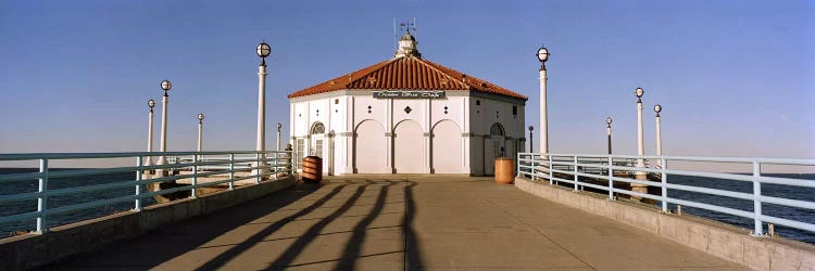 Building on a pier, Manhattan Beach Pier, Manhattan Beach, Los Angeles County, California, USA