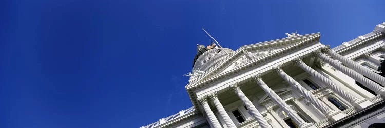 Low angle view of a government buildingCalifornia State Capitol Building, Sacramento, California, USA