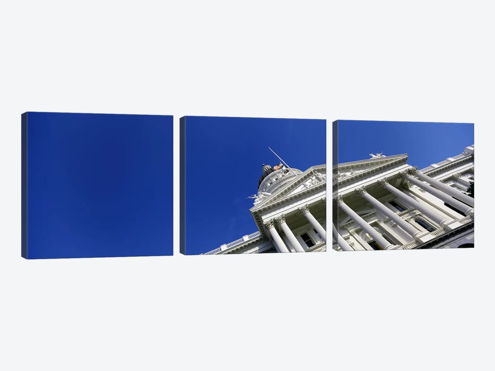 Low angle view of a government buildingCalifornia State Capitol Building, Sacramento, California, USA by Panoramic Images 3-piece Art Print