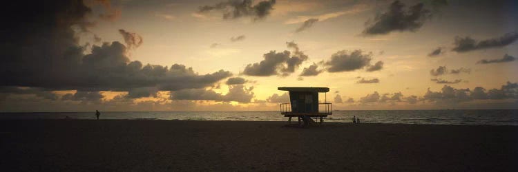 Silhouette of a lifeguard hut on the beach, South Beach, Miami Beach, Miami-Dade County, Florida, USA