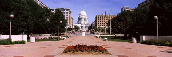 Footpath leading toward a government buildingWisconsin State Capitol, Madison, Wisconsin, USA