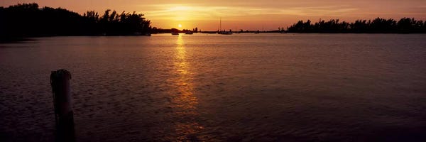 Bermuda: Sunrise over the sea, Bermuda by Panoramic Images