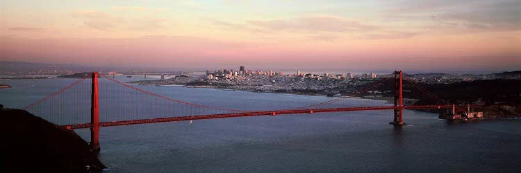 Suspension bridge across a bay, Golden Gate Bridge, San Francisco Bay, San Francisco, California, USA