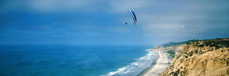 Paragliders over the coast, La Jolla, San Diego, California, USA