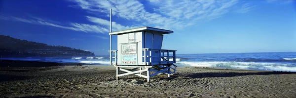 Los Angeles: Lifeguard hut on the beach, Torrance Beach, Torrance, Los Angeles County, California, USA by Panoramic Images