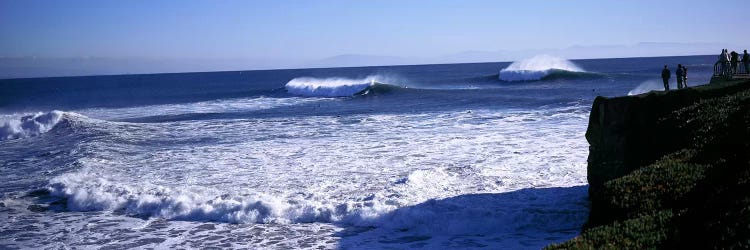 Cresting Ocean Waves, Santa Cruz County, California, USA