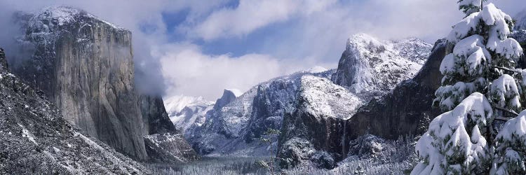 Cloudy Winter Landscape, Yosemite Valley, Yosemite National Park, California, USA