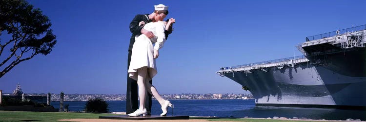 Embracing Peace (Unconditional Surrender) Statue, Tuna Harbor Park, San Diego, California, USA