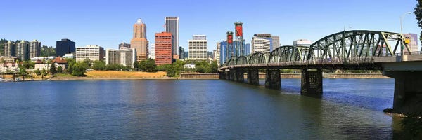 Bridge across the river, Hawthorne Bridge, Willamette River, Portland, Multnomah County, Oregon, USA